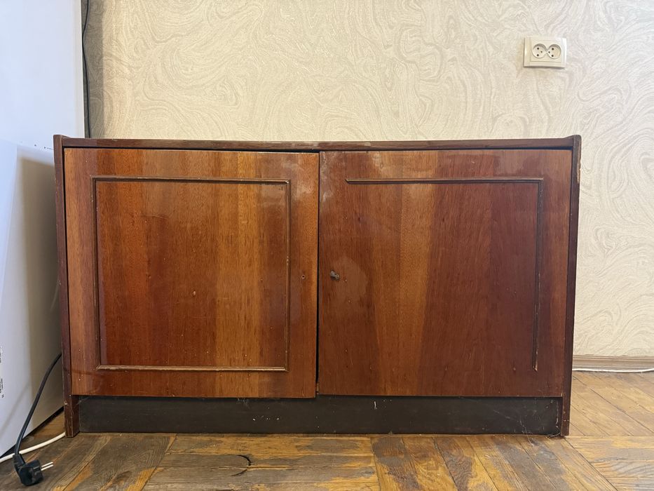 Тумба б/у з поличками