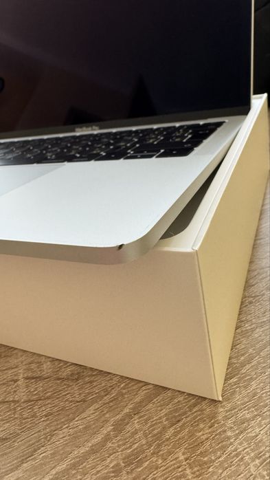 MacBook Pro 13 A1708