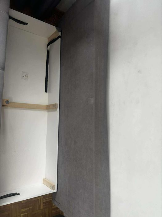 Sprzedam szarą kanapę