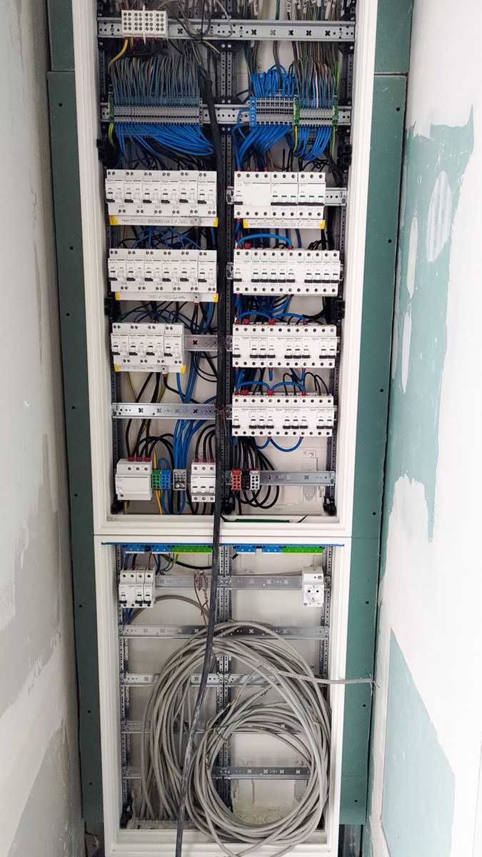 ELEKTRYK - instalacje elektryczne, modernizacje