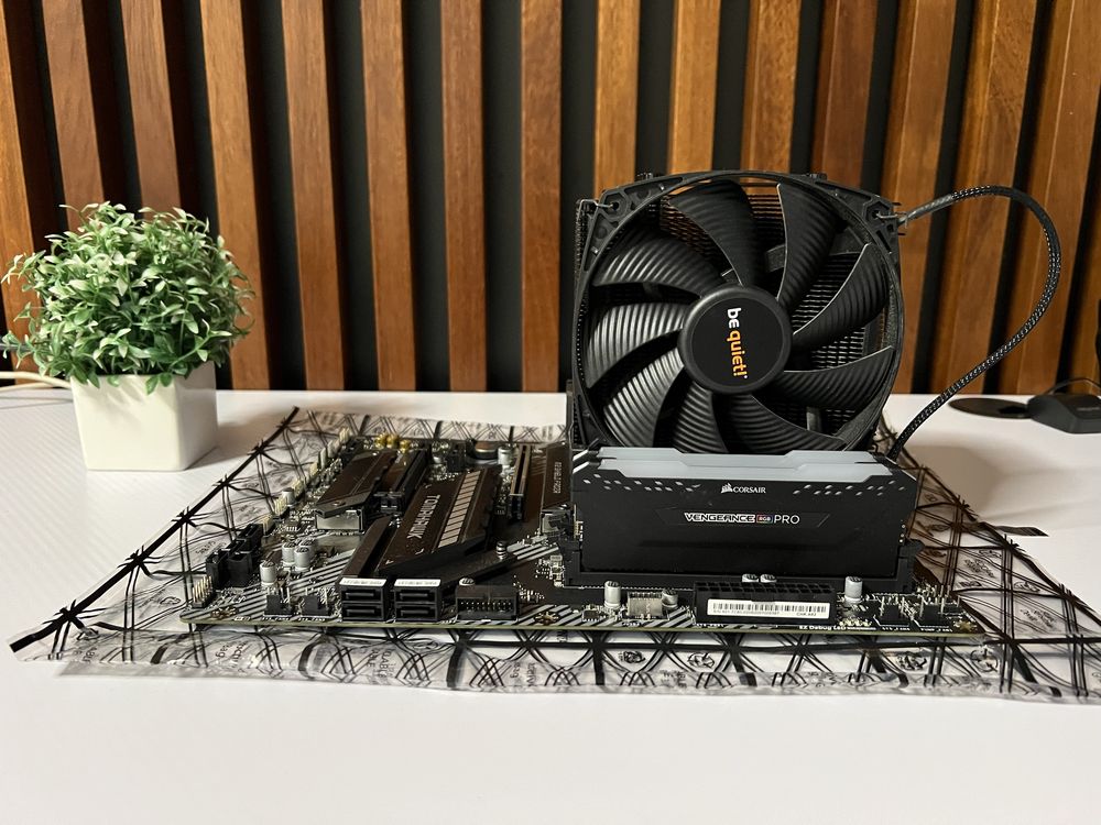 Zestaw do grania - i5 10600k, MSI Z490 Tomahawk, 16 GB RAM Corsair RGB