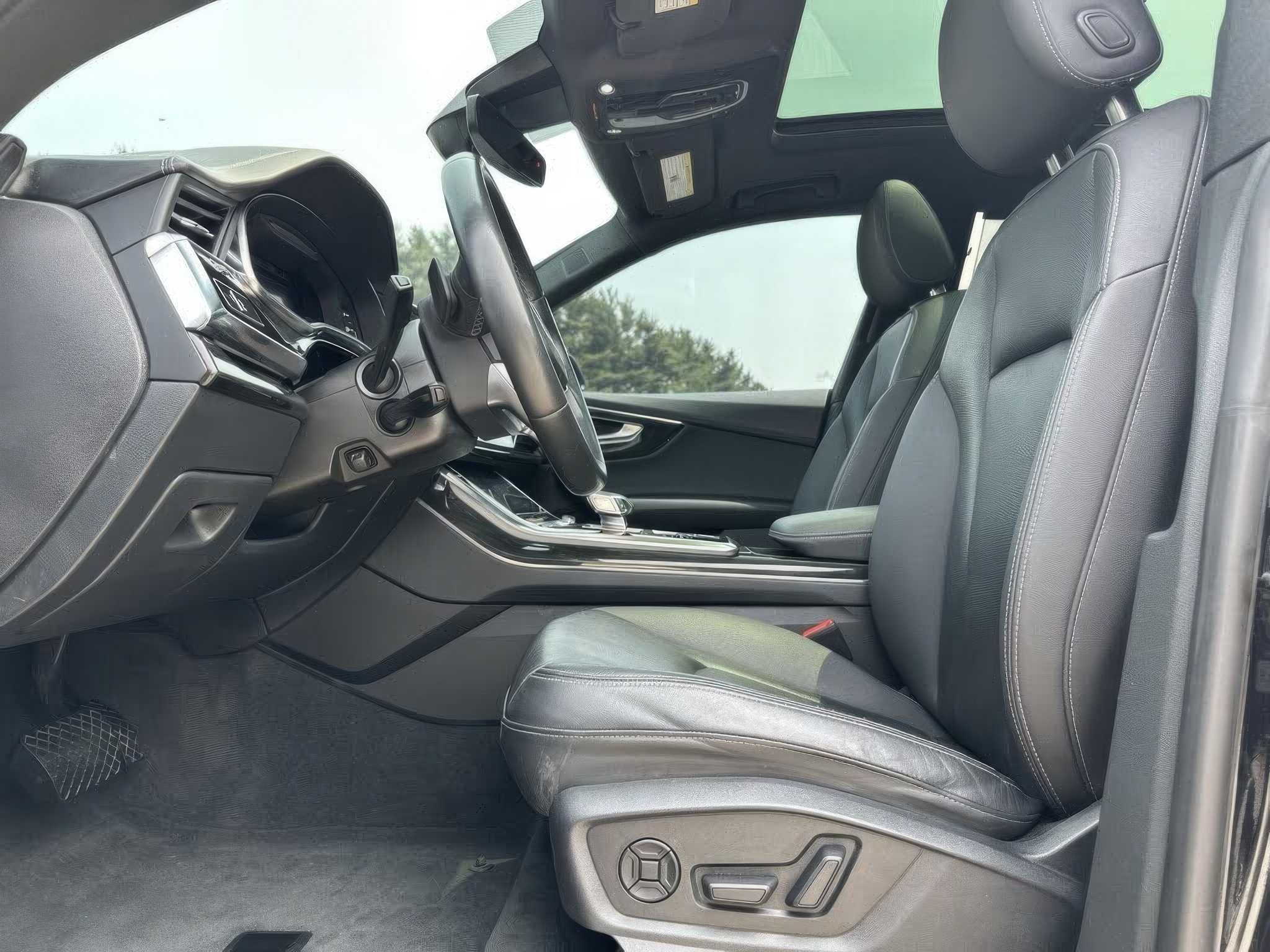Audi Q8         2021