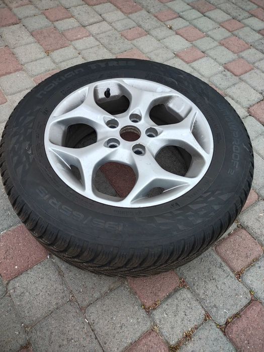 Зимові шини на дисках 195/65/R15 4шт на Ford C-max 2007-2009