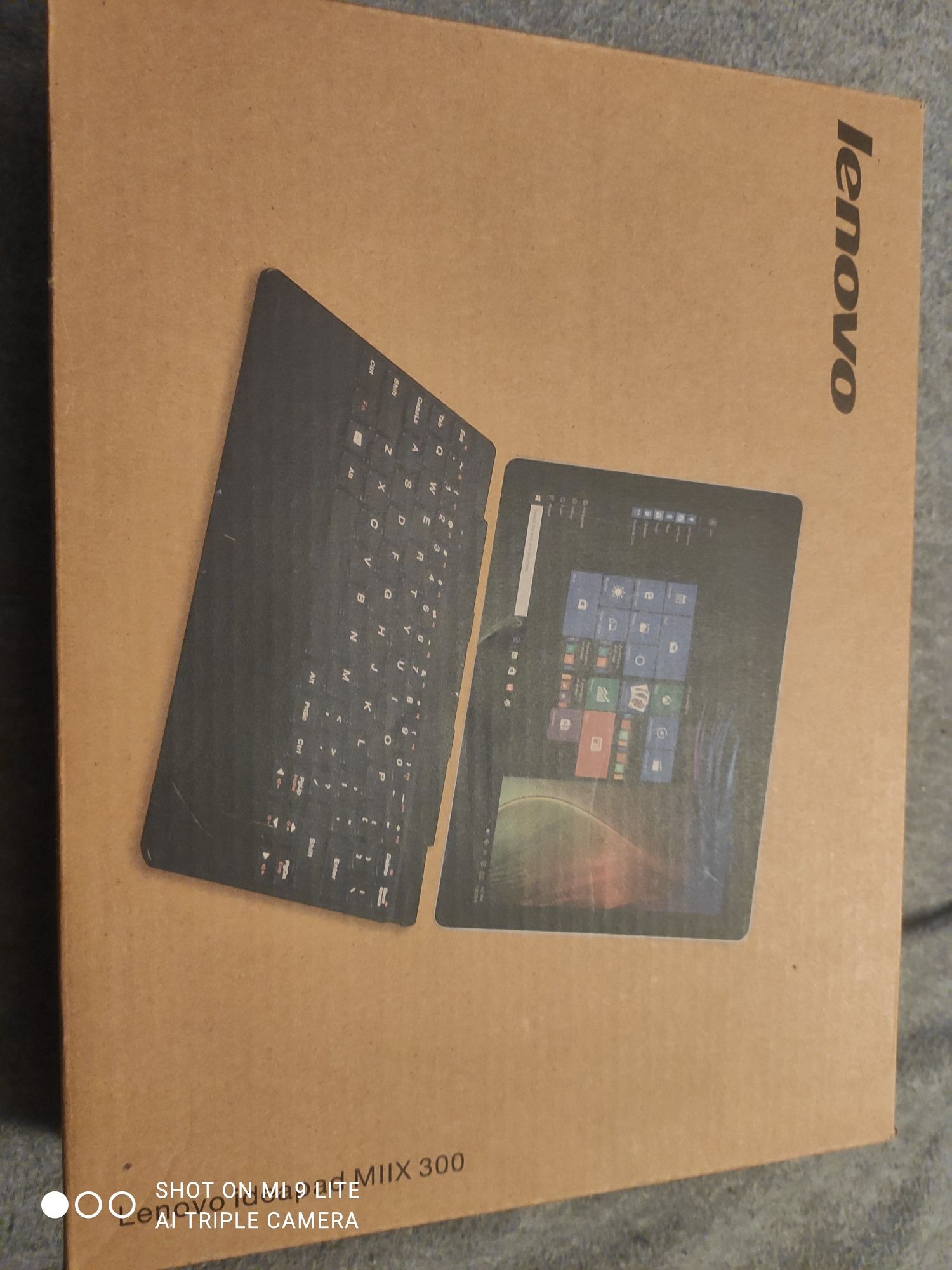 Lenovo IdeaPad MIIX 300-10IBY