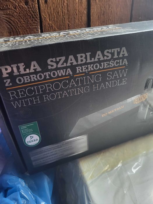Piła szablasta z obrotowa rekojescia