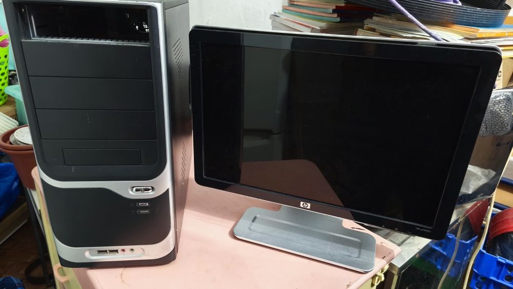 Pcs antigos e monitores e impressora