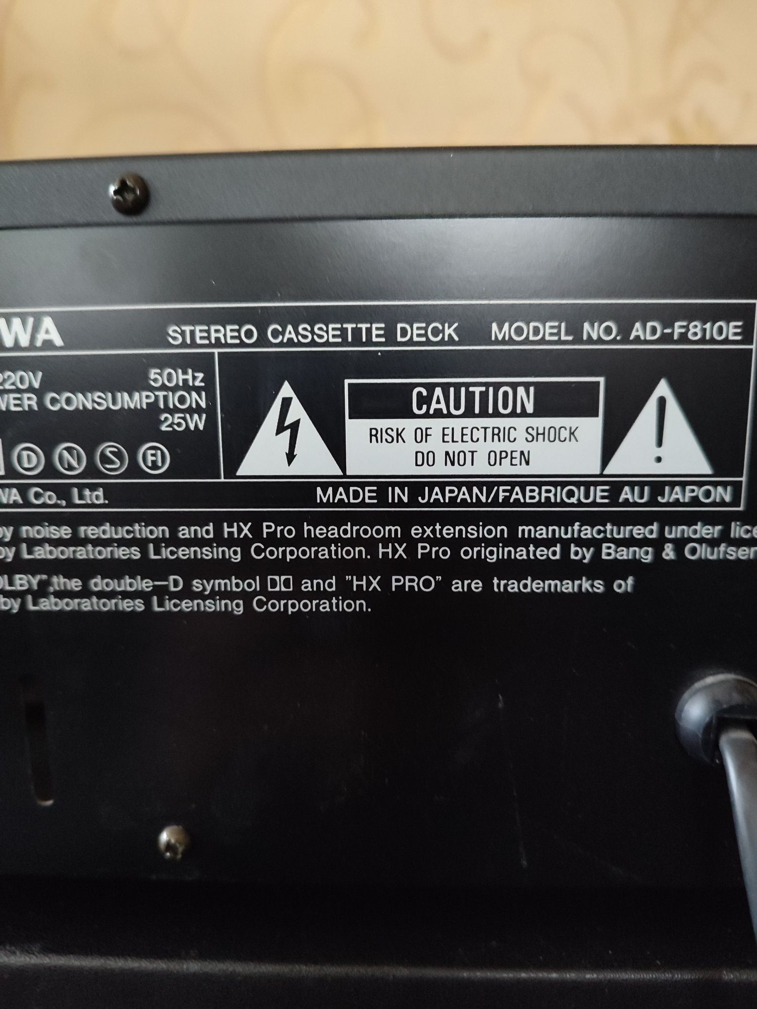 Кассетная дека AIWA AD-F810.