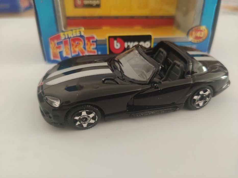 Dodge Viper RT10 1:43 bburago burago autko resorak koła przyklejone