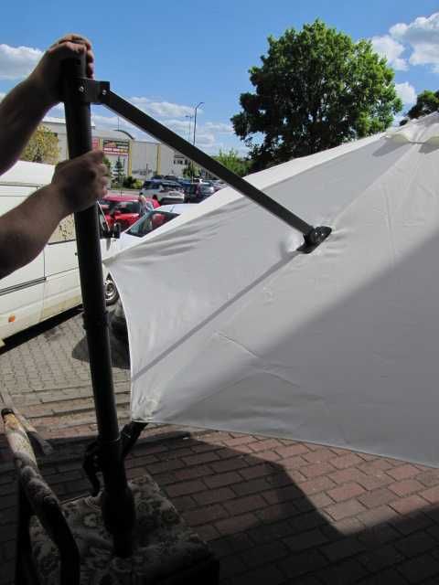 Parasol tarasowy balkonowy ścienny na ścianę okrągły 300cm kremowy