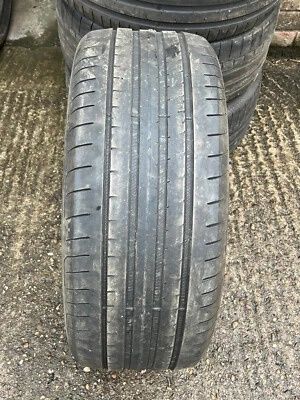 Pneus Goodyear Assymetric 5 - 245/40 R19