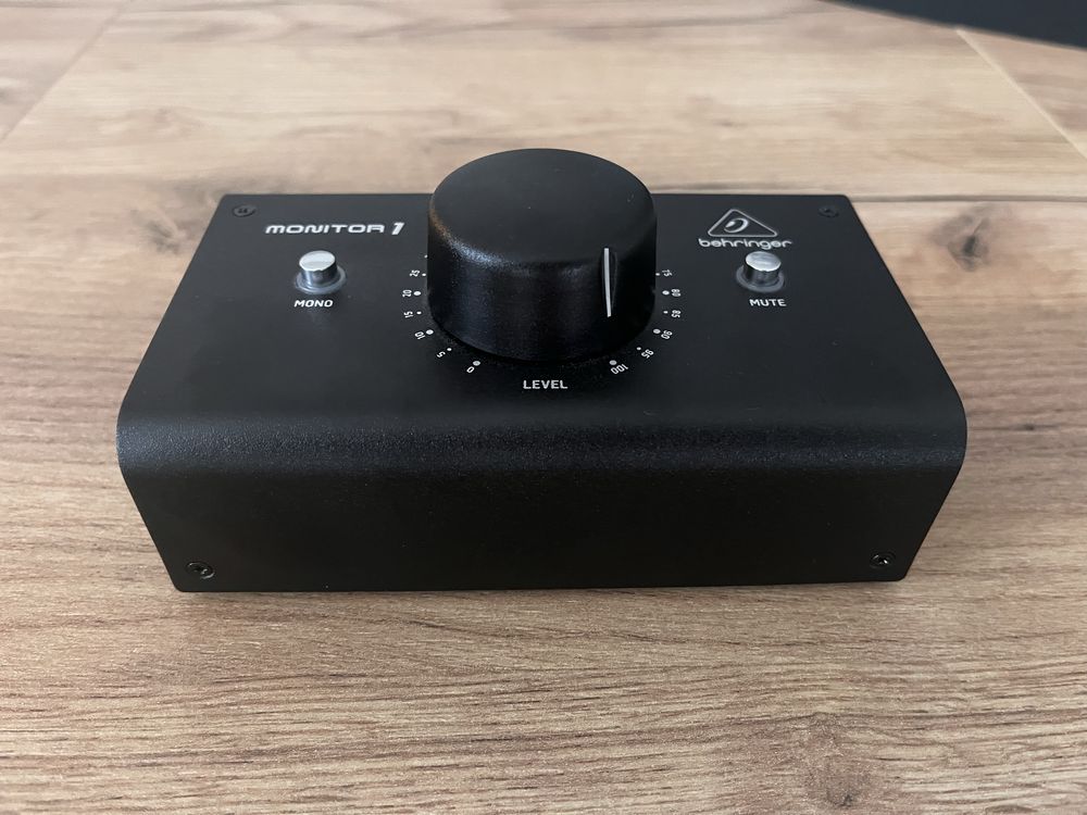 Behringer Monitor1 - Kontroler Audio (pasywny)