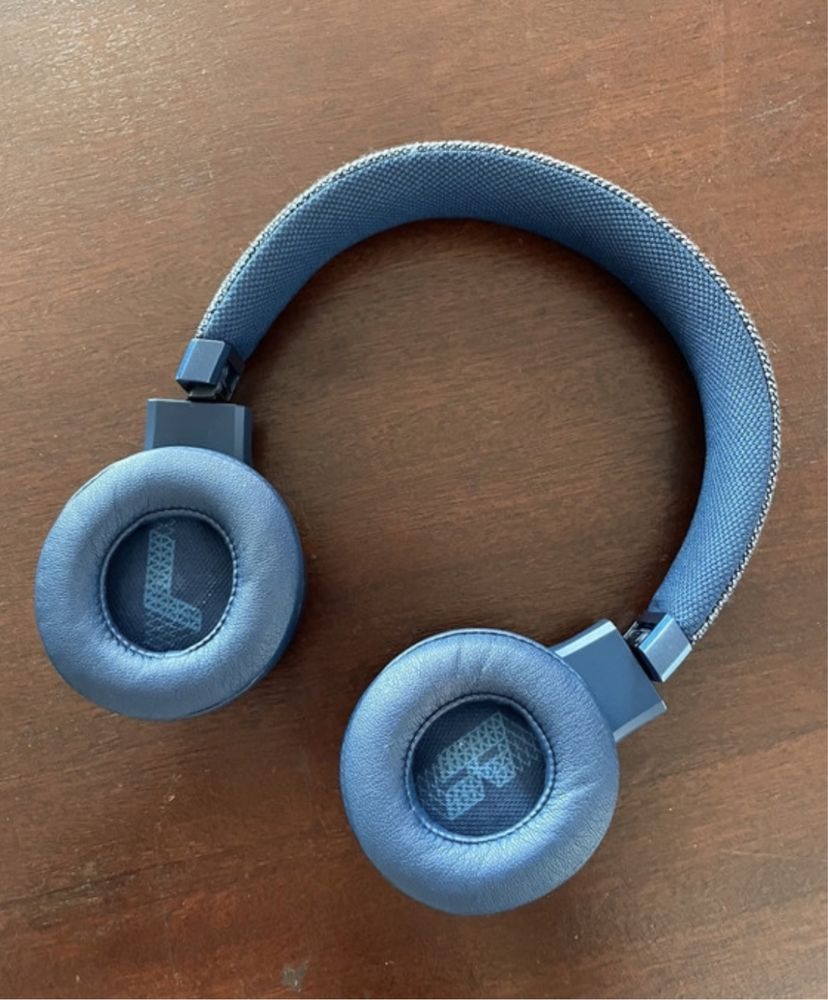 Auscultadores bluetooth JBL Live 460NC (noise cancelling)