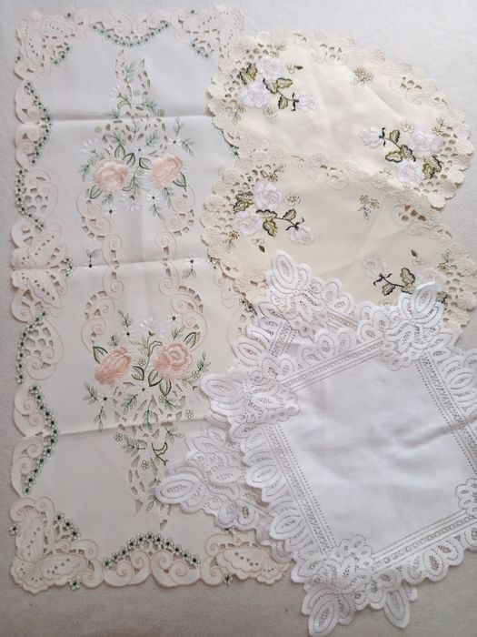 Zestaw bieżnik i serwetki 5szt