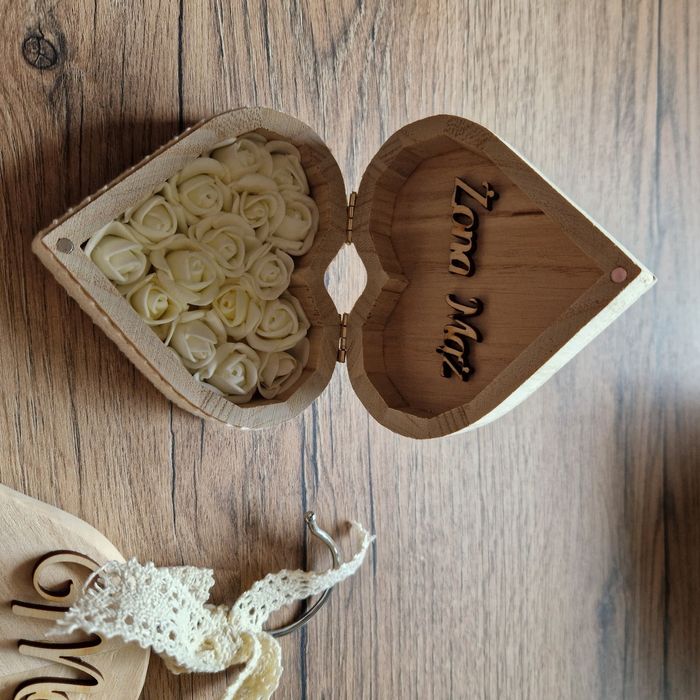 Pudełko na obrączki +wieszaki