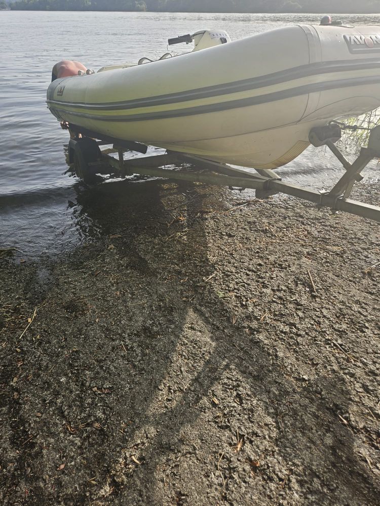 Semi-rígido jet boat avon
