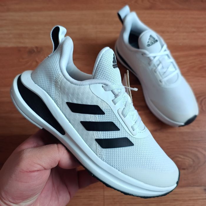 нові оригінальні Adidas р32 довжина устілки по факту 20.5см
ціна1150гр