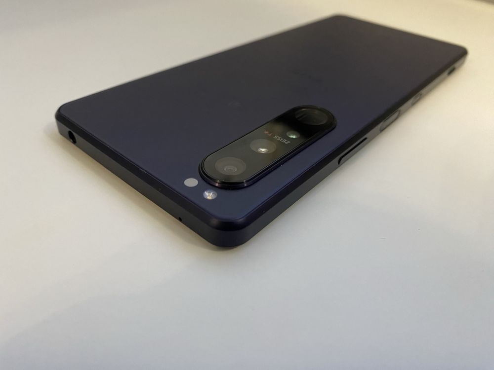 Sony Xperia 1 iii заблокований