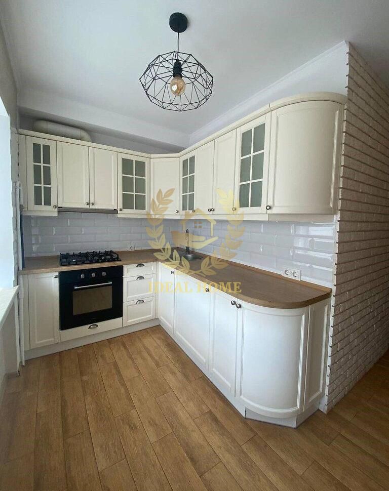 Продам 3-кімнатну квартиру, вул. Мрії
