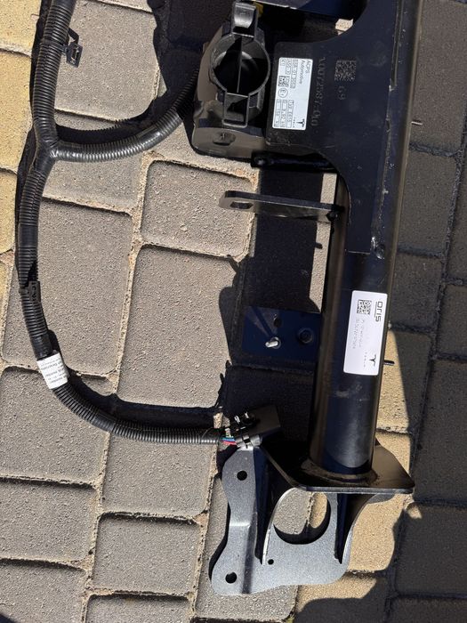 Панель Фаркопа Tesla Model Y