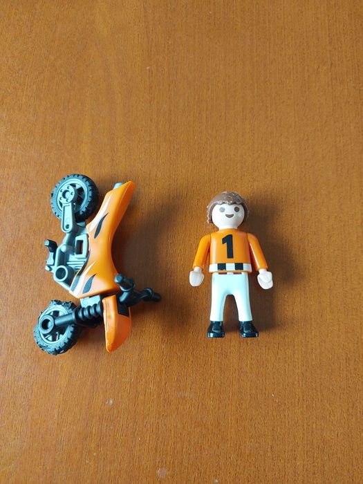 Playmobil zestaw chłopczyk na motorze