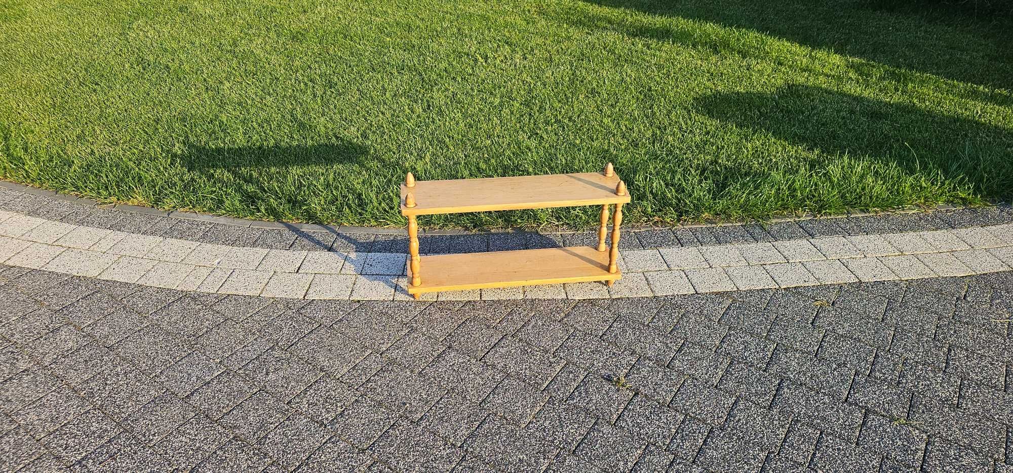 Ciekawa Półka do kuchni lub łazienki