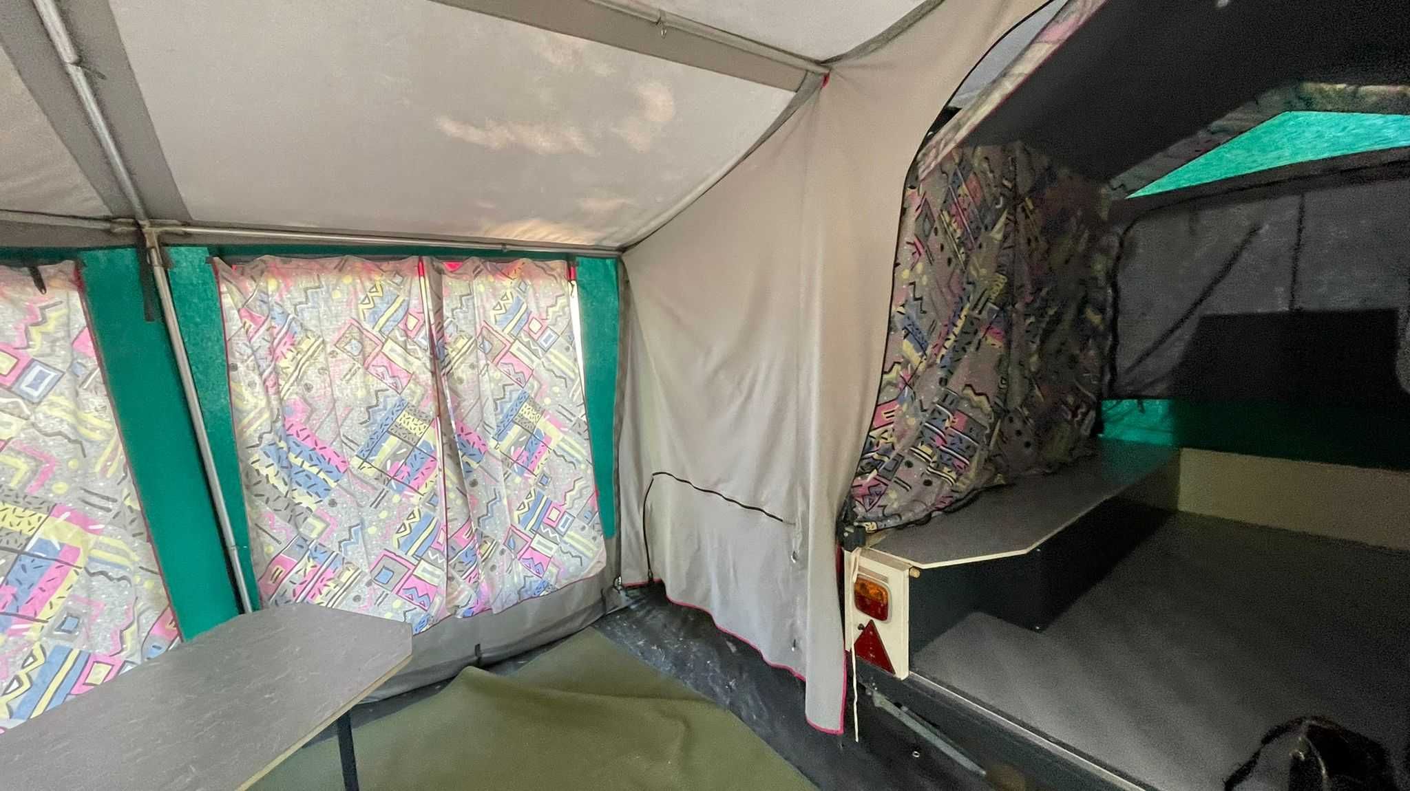 Atrelado tenda , uma "casa" para as suas férias