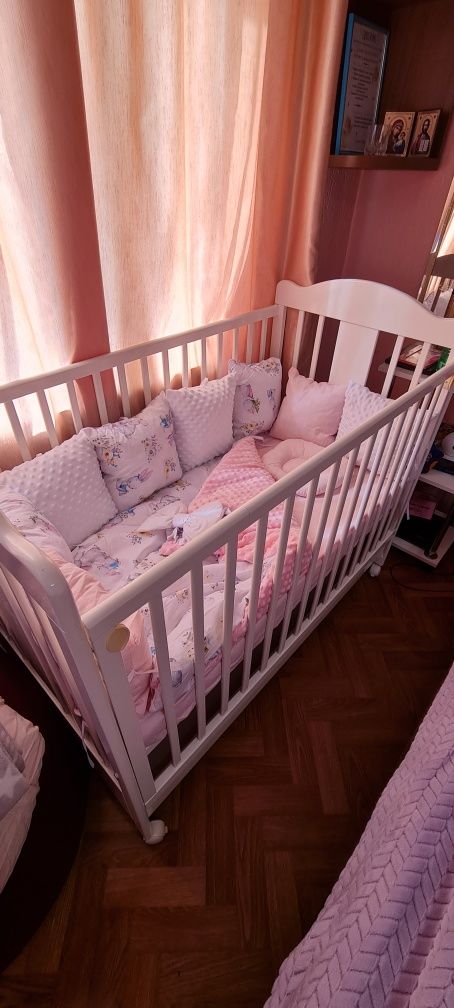 Дитяче ліжко від 0 до 3 років виробництво Італія біле з матросом