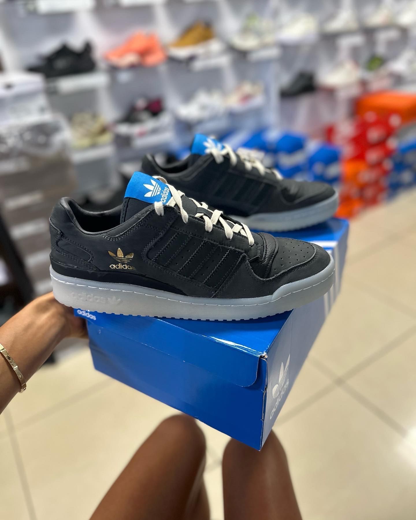 Чоловічі оригінальні кросівки Adidas Forum Low CL HQ1507