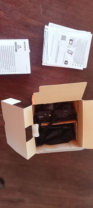 Câmara Mirrorless Sony a6000 em estado novo