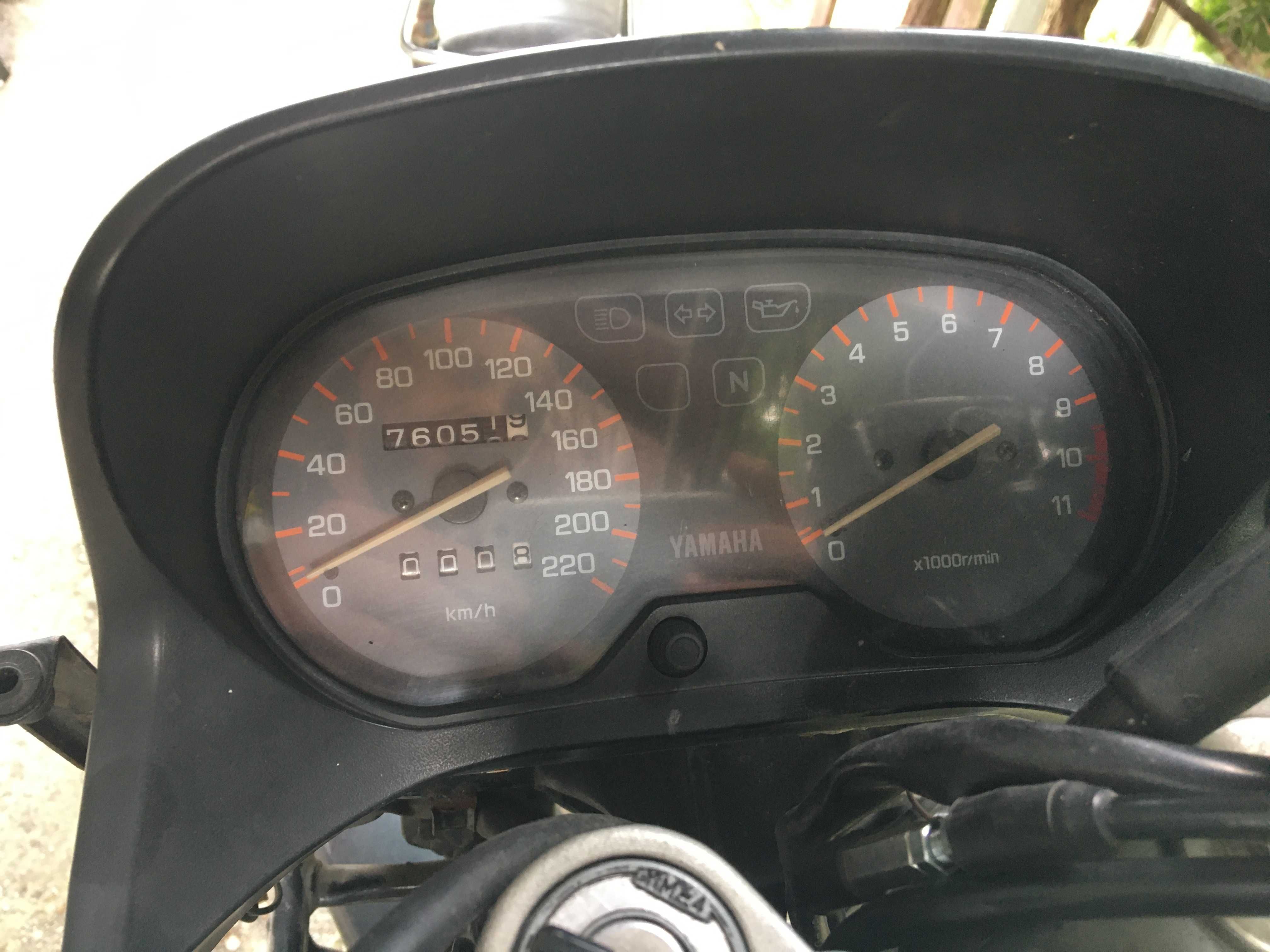 XJ600 yamaha  , pali , jeździ , na części . papier , swap quad