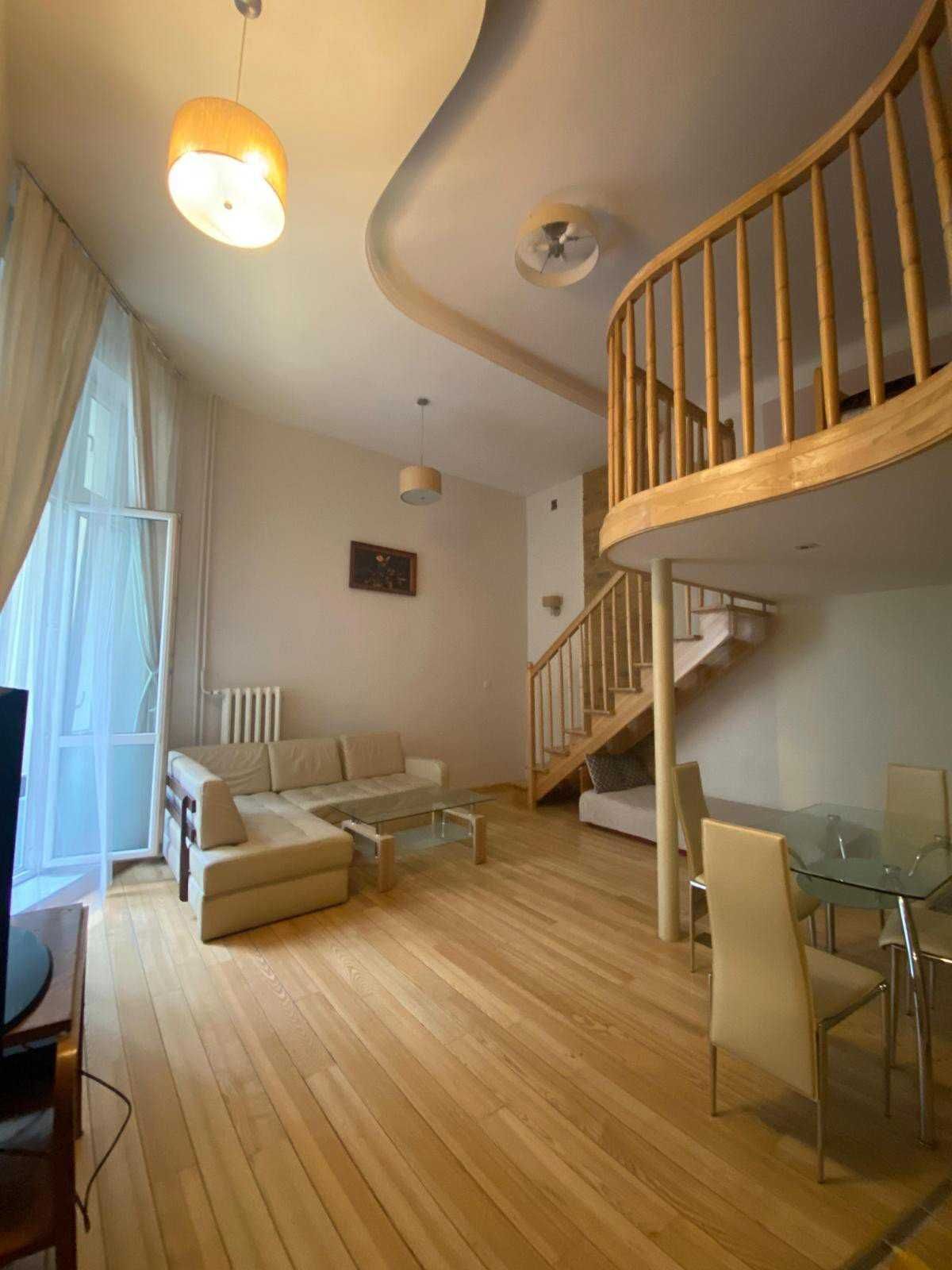 Apartament 7 osobowy w centrum.