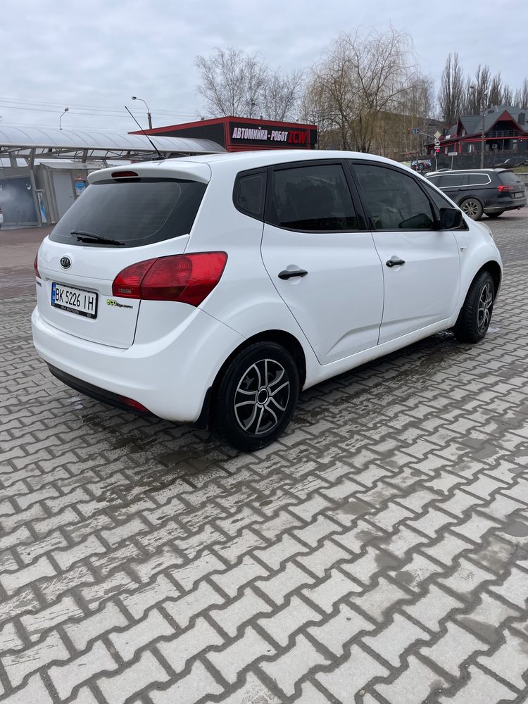 Продам Kia Venga