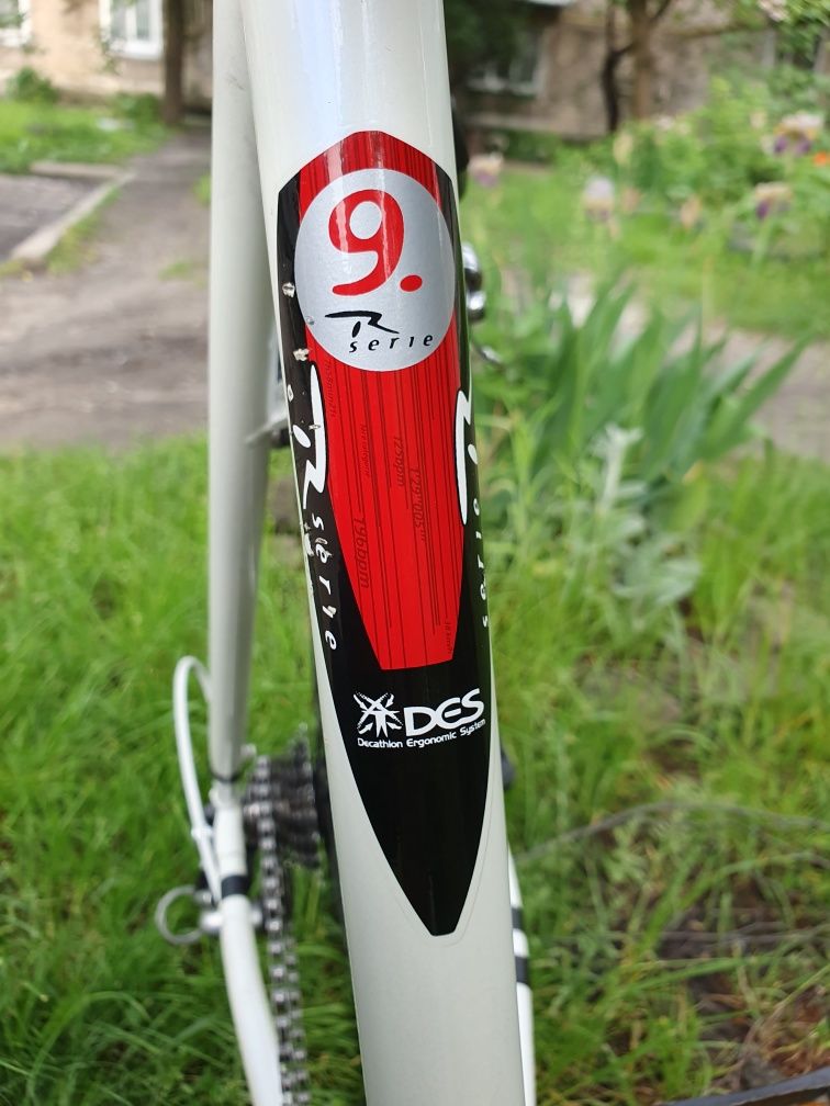 Велосипед Decathlon R 9 series.