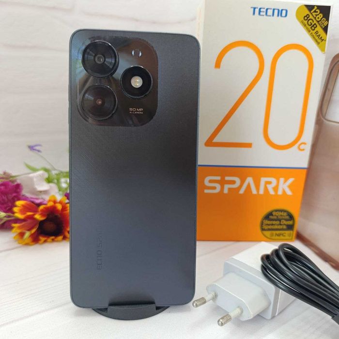 Продам телефон Tecno Spark 20C 4+4/128Gb NFC в гарному стані