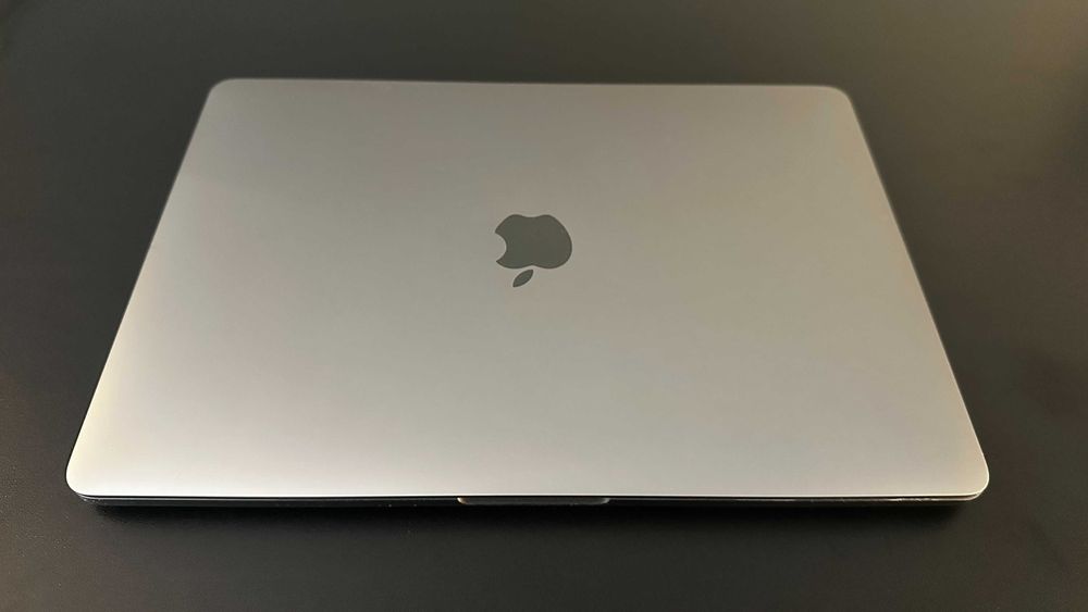 MacBook Pro 13” A2338 M1 / 16 GB RAM / 1 TB SSD