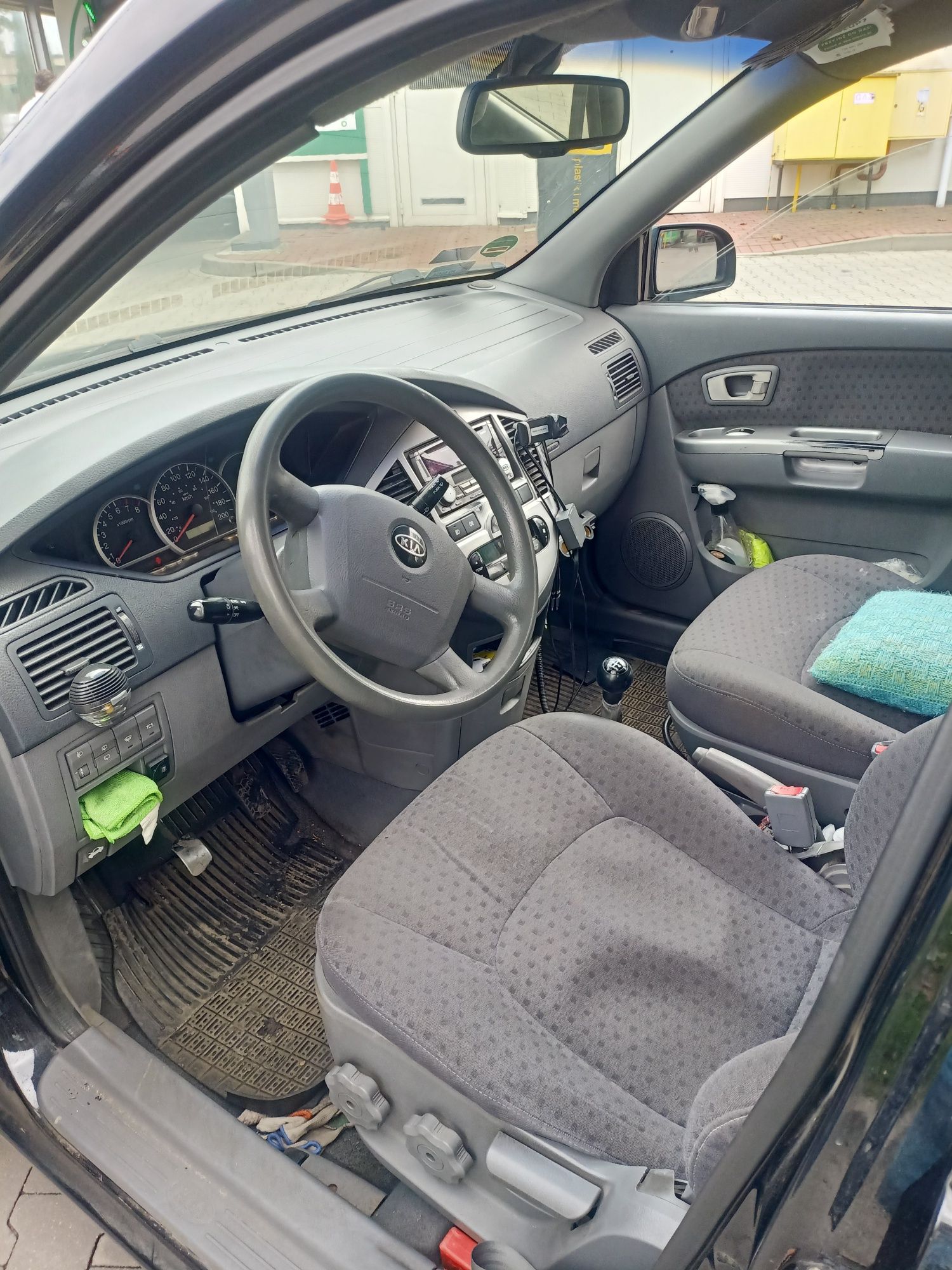 Sprzedam Kia Carens II 2 combi, LPG, TAXI