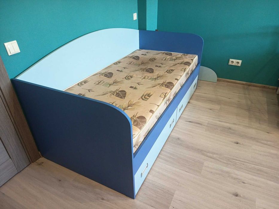 Ліжко дитяче, підліткове 1.9 м. з матрацом  р-н. Шулявка