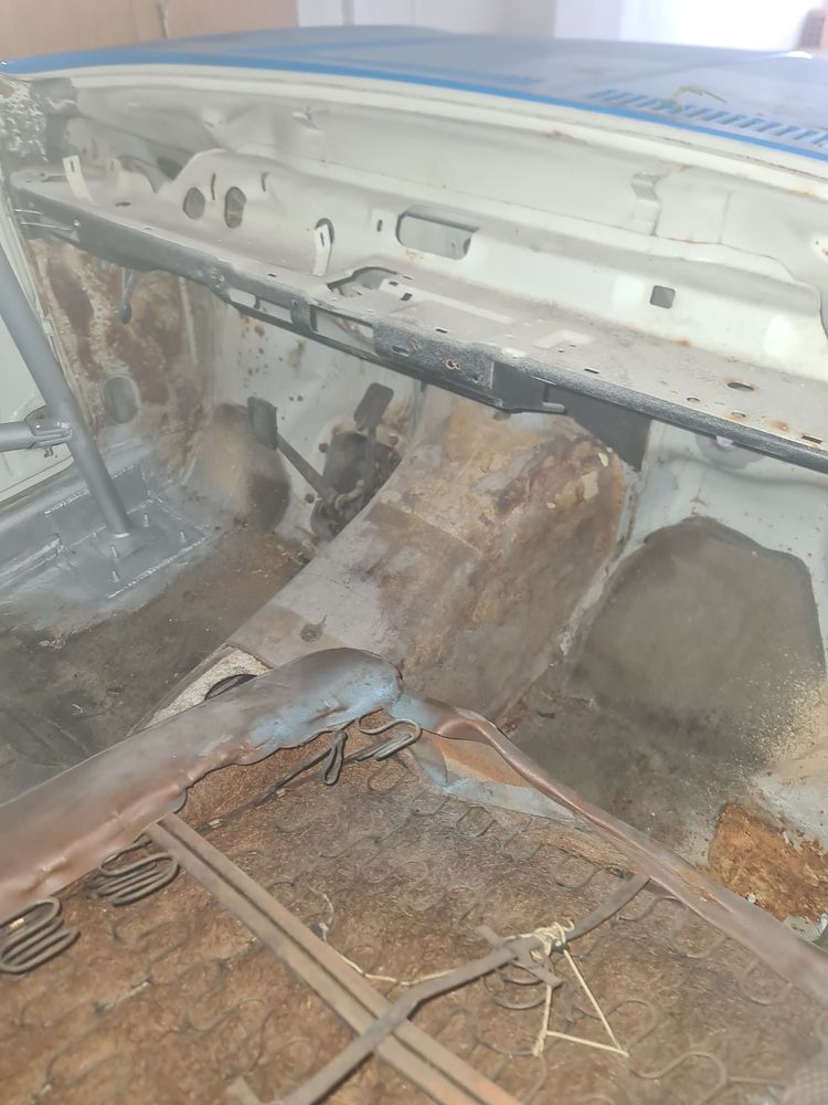 Bmw 1602 - carroceria reparada