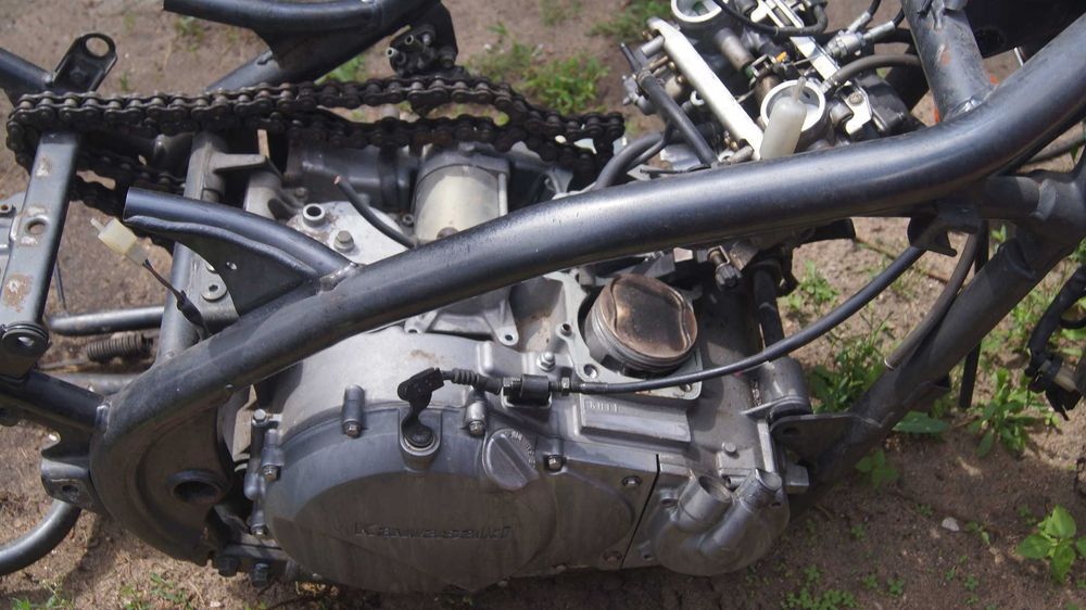 Kawasaki ER5 rama silnik gaźnik kierunkowskazy lagi kiera kierunki itp