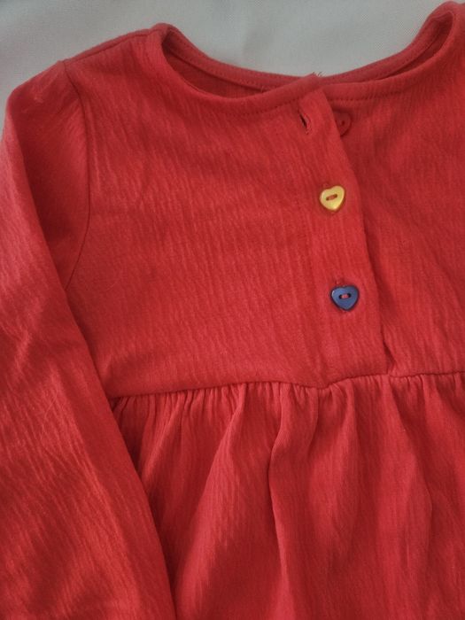 Sukienka guziki czerwona 98
