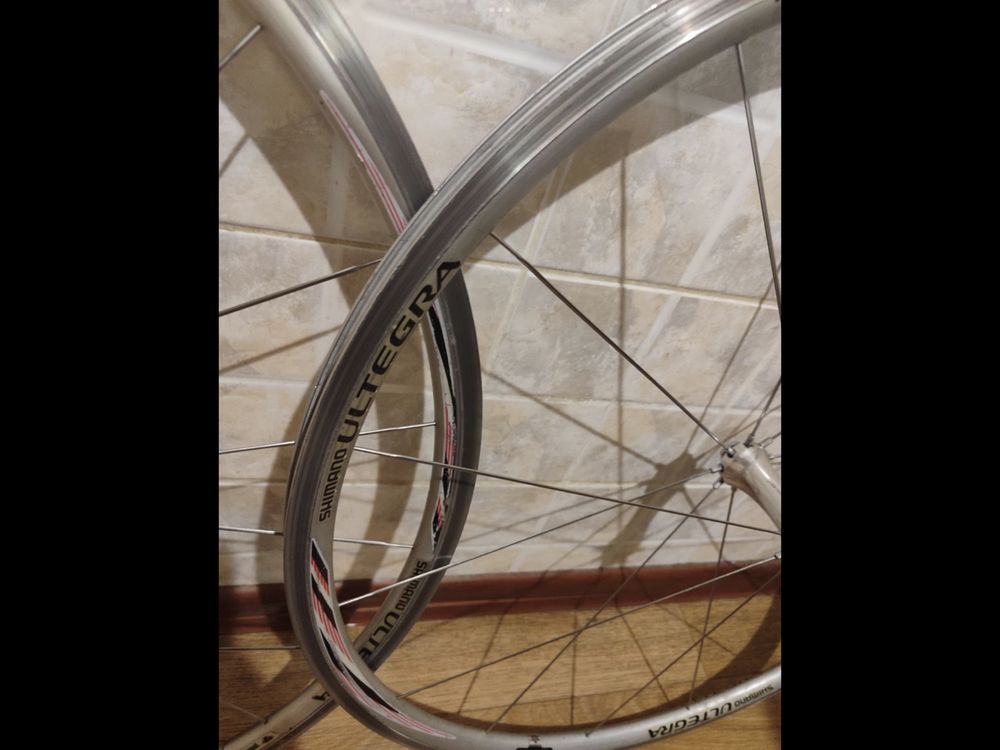 Колеса шоссейные 28 дюймов shimano ultegra WH-6600