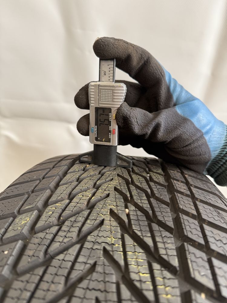 235/40/18 Goodyear UltraGrip Performance 3 95V 2023R (122)