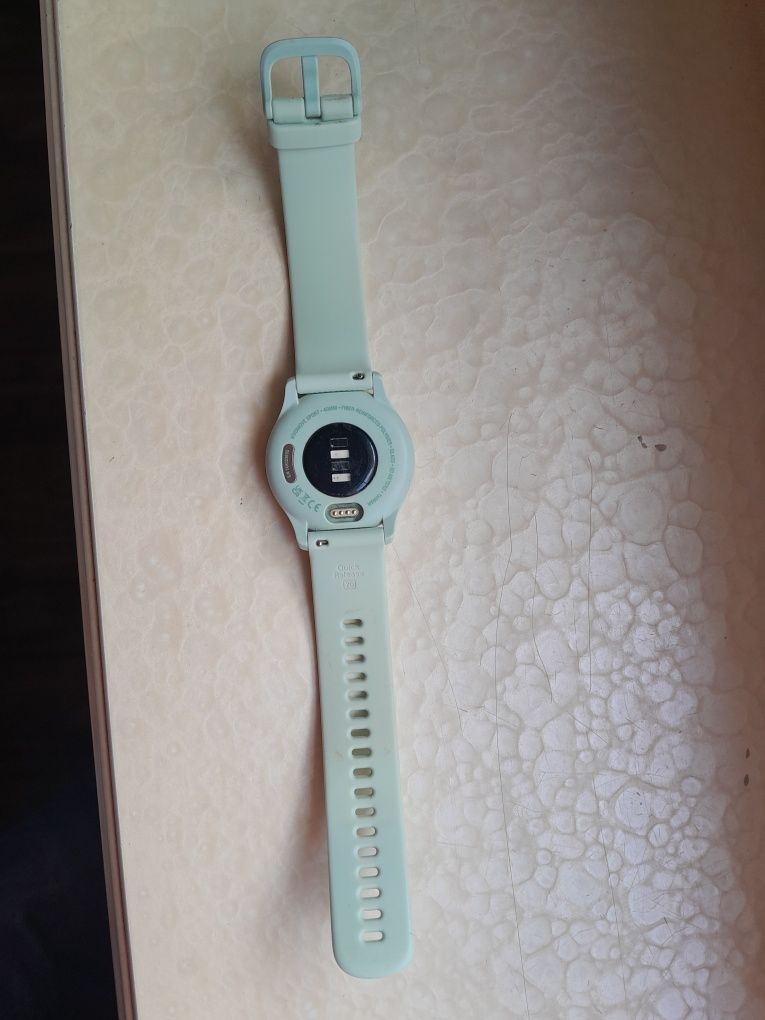 Zegarek smartwatch Garmin hybryda