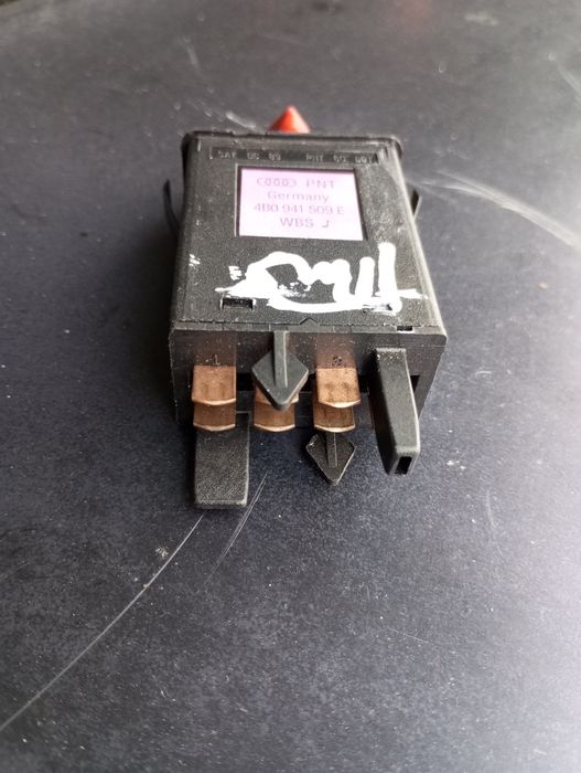 Botão 4 piscas Audi A6 C5 1999