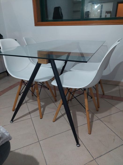 Mesa em vidro 140x0,80