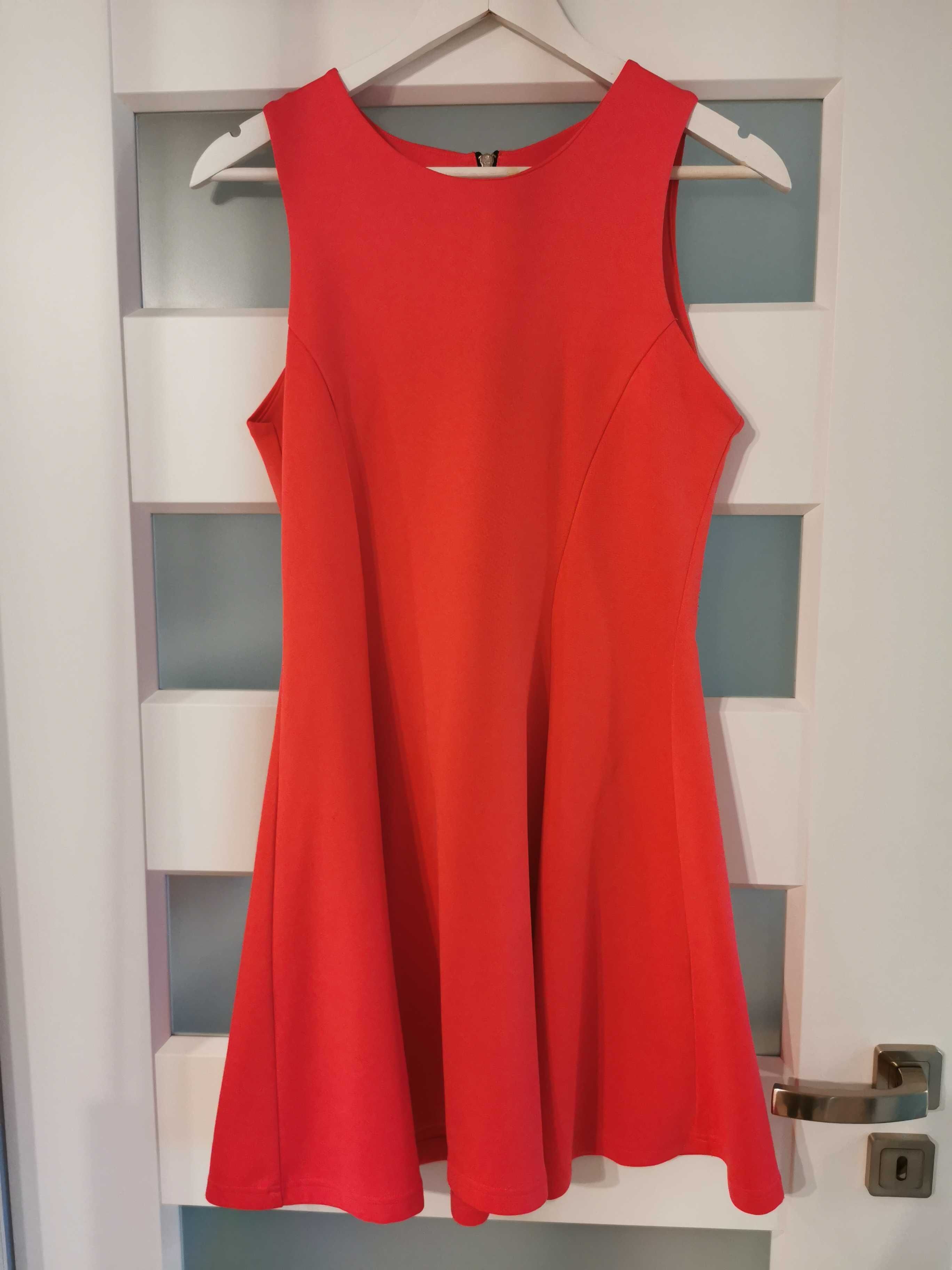 Sukienka czerwona, rozkloszowana, rozmiar L, Sinsay, wesele