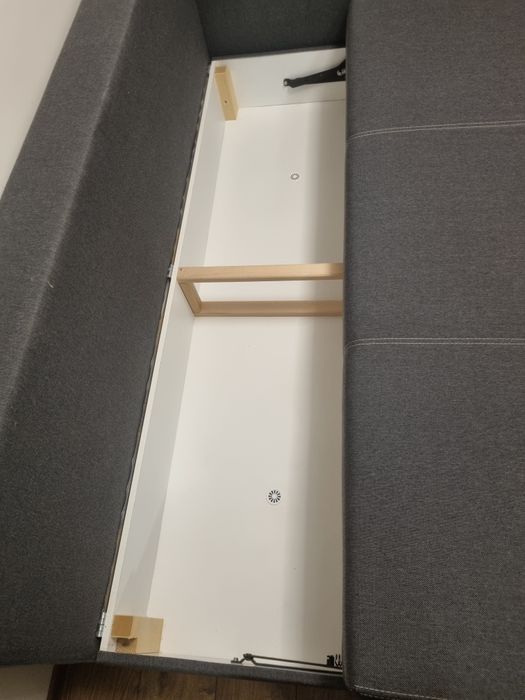 Nowoczesny narożnik z funkcją spania i pojemnikiem na pościel