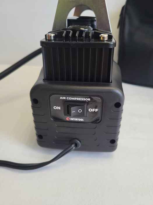 Компрессор автомобильный двухпоршневой 12 В, 85 л/м  INTERTOOL AC 0005