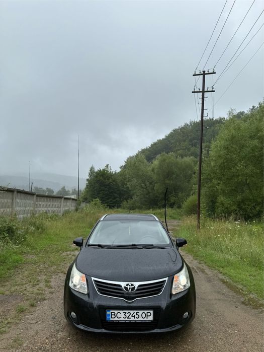 Toyota Avensis 2011 piк