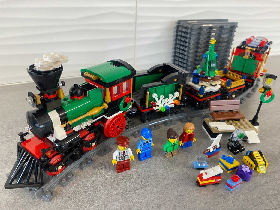 LEGO Creator Świąteczny pociąg 10254